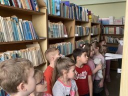 b_1024_768_0_00_images_2023_2024_KAWA_Pasowanie_czytelnik_431018748_866281555299794_6266747522803524683_n